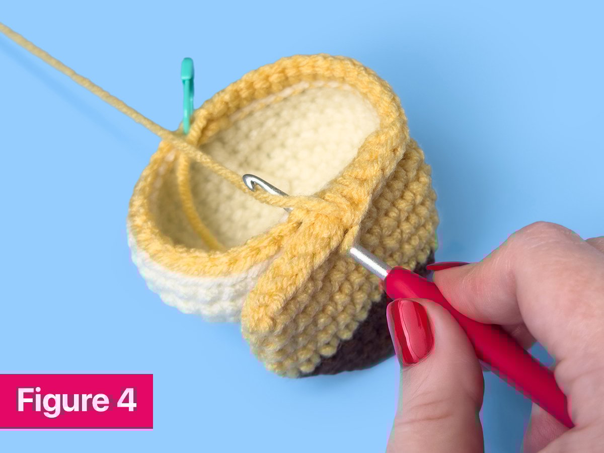 Figure 4: shows attaching the nose in round 11 of the Snout & Head