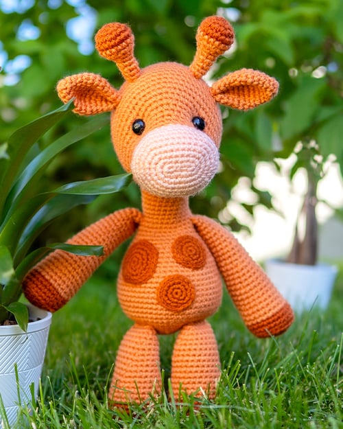 Free giraffe amigurumi pattern