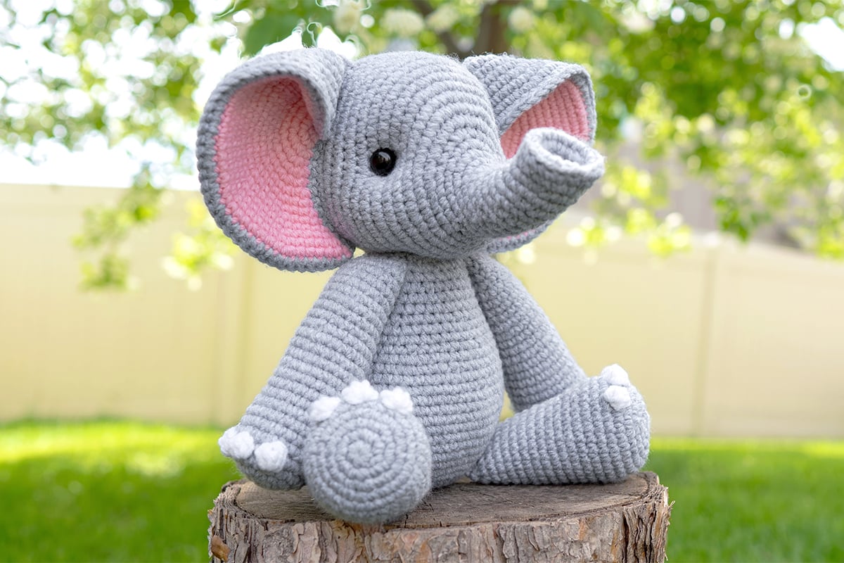 Free elephant crochet pattern (3/4 view)