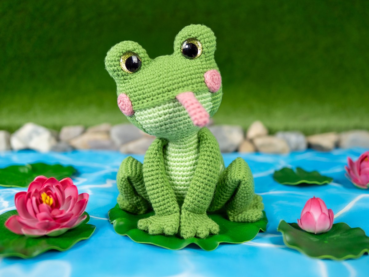 Free Frog Crochet Pattern (Front View)